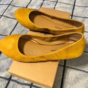 Lucky brand yellow slides